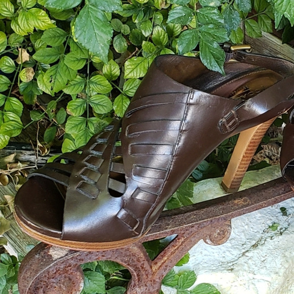 GOURGUES  COACH SANDALS‎ - Picture 1 of 6